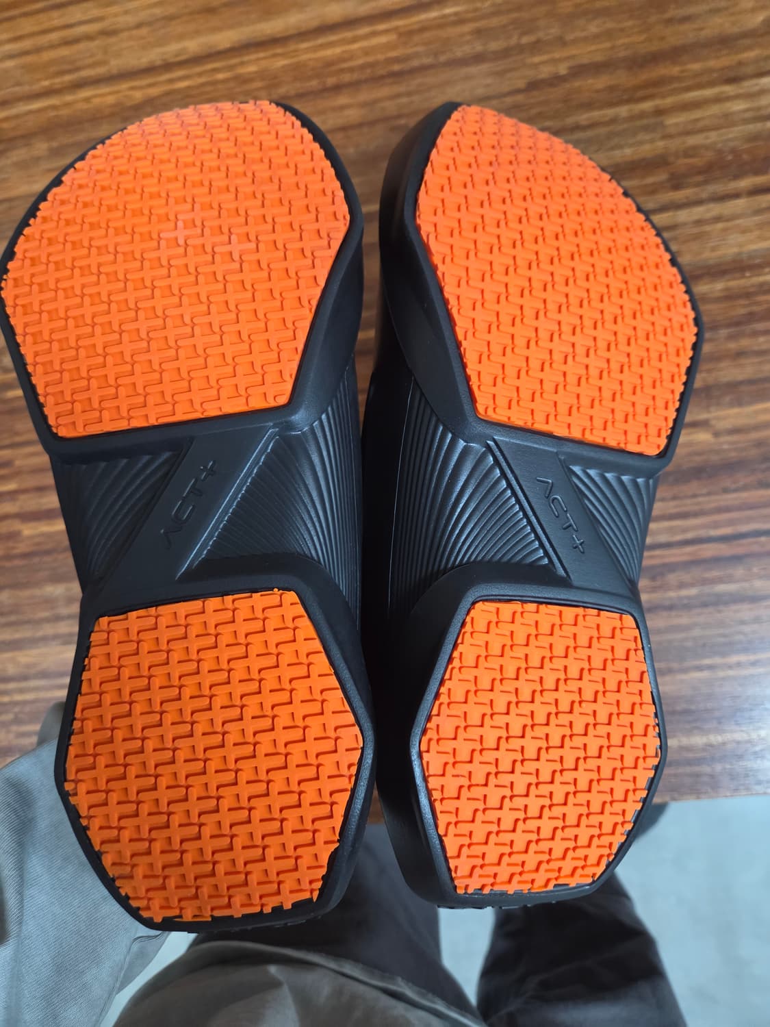 액트플러스 얼라인플러스 슬립온 280 주방화  상품이미지4