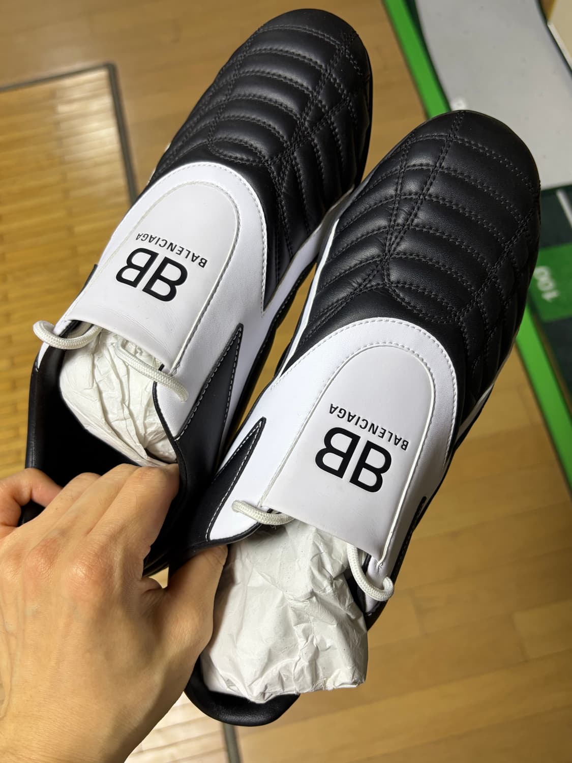 발렌시아가 젠 블랙화이트 판매합니다 (43) 상품이미지1