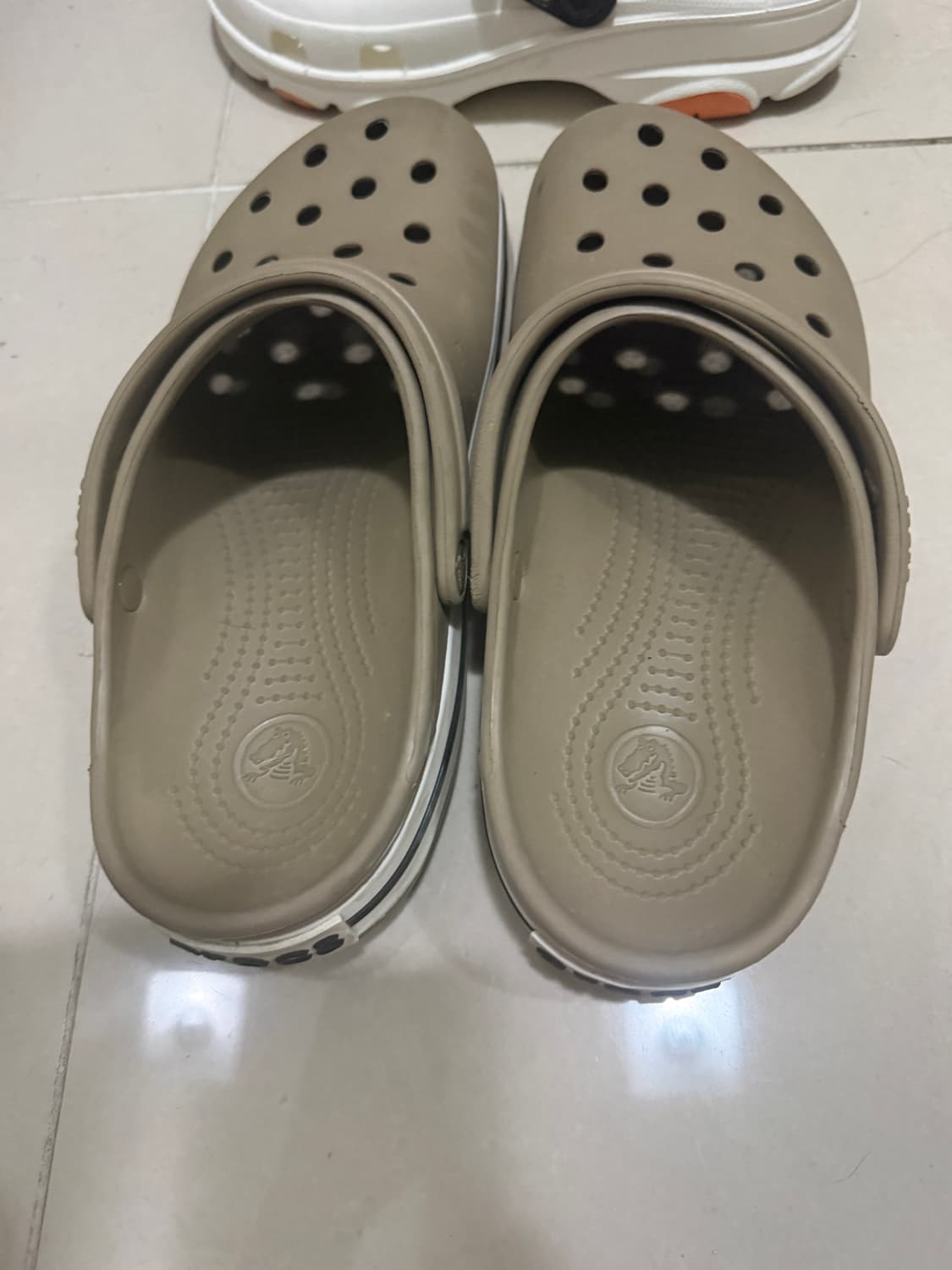 크록스 크록밴드 클로그 카키베이지 M7 W9 260 상품이미지3