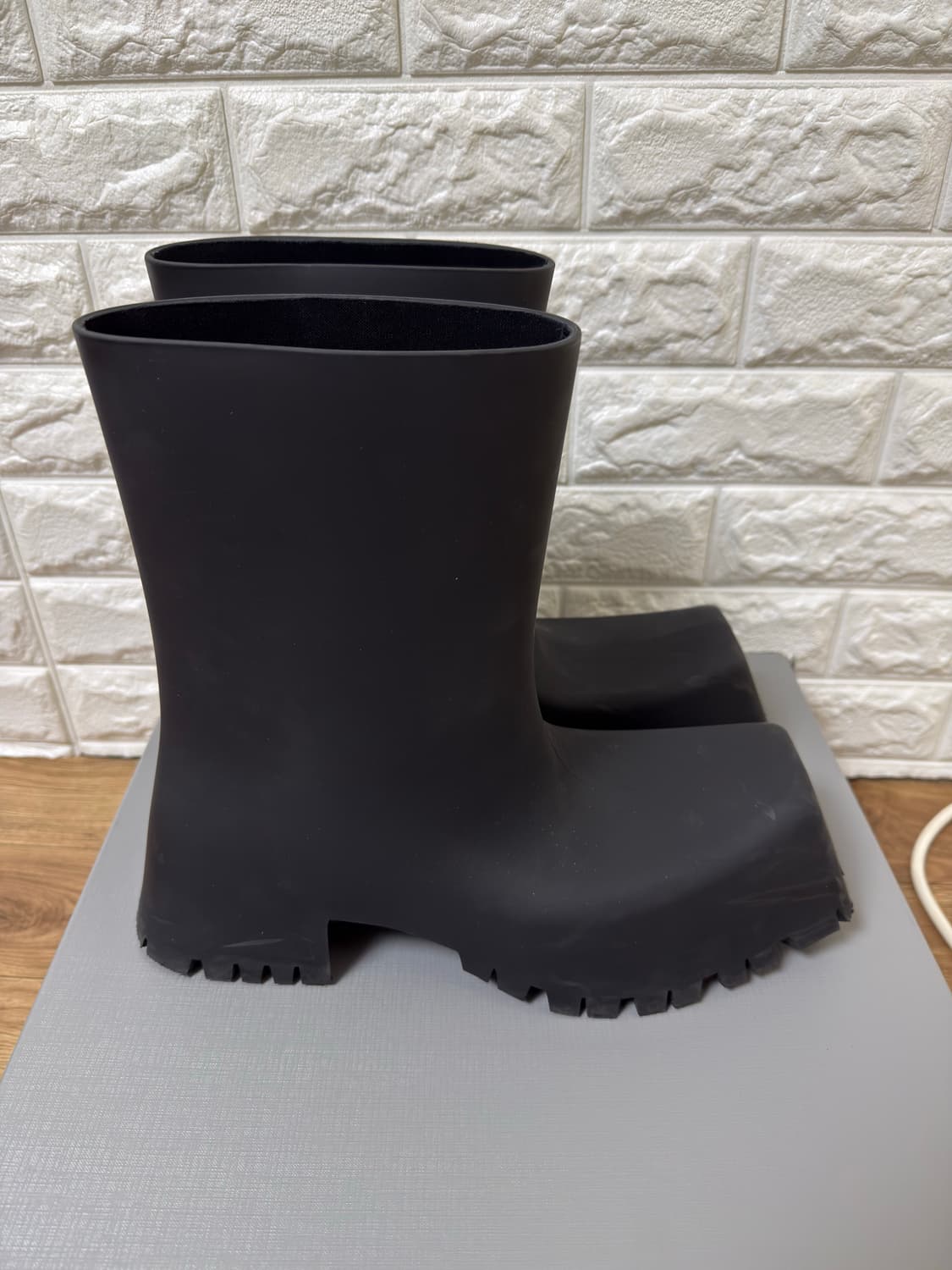 발렌시아가 트루퍼 러버 부츠 블랙 상품이미지6