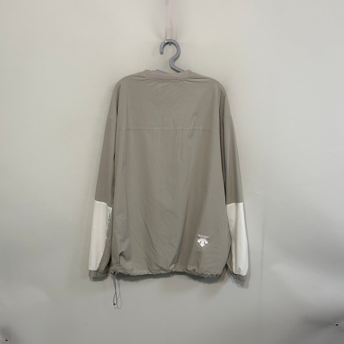 데상트 남성 웜업 맨투맨 100  상품이미지3