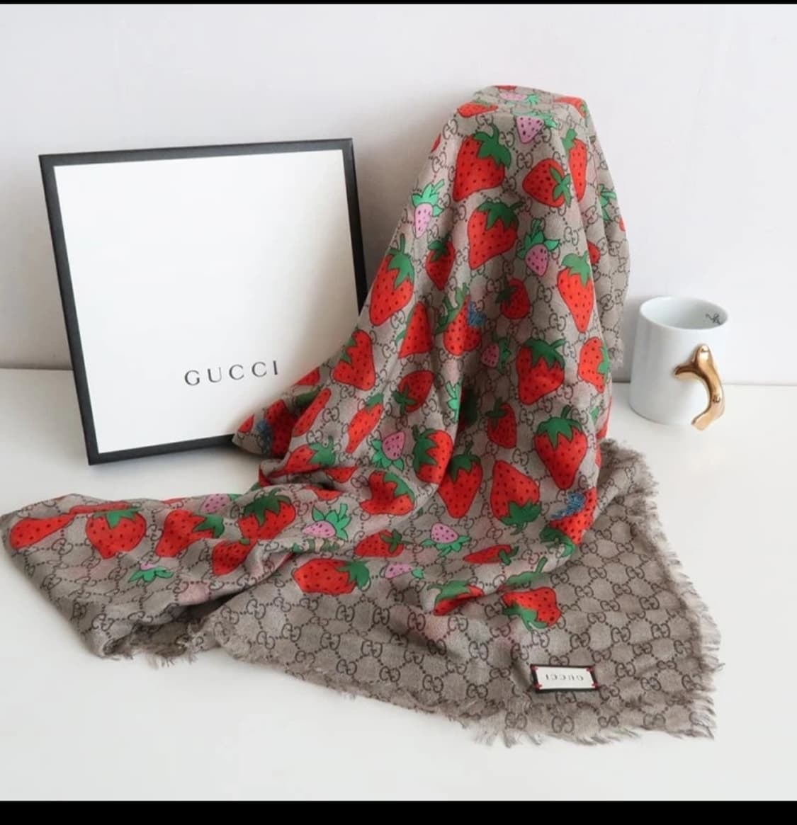 구찌 딸기 스카프 상품이미지1