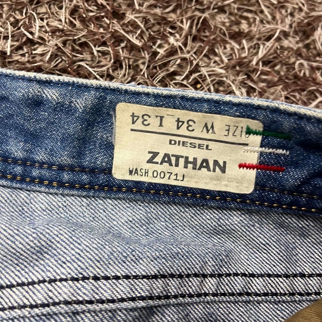 34 디젤 부츠컷 ZATHAN 워싱 디스진 데님 팬츠 상품이미지7