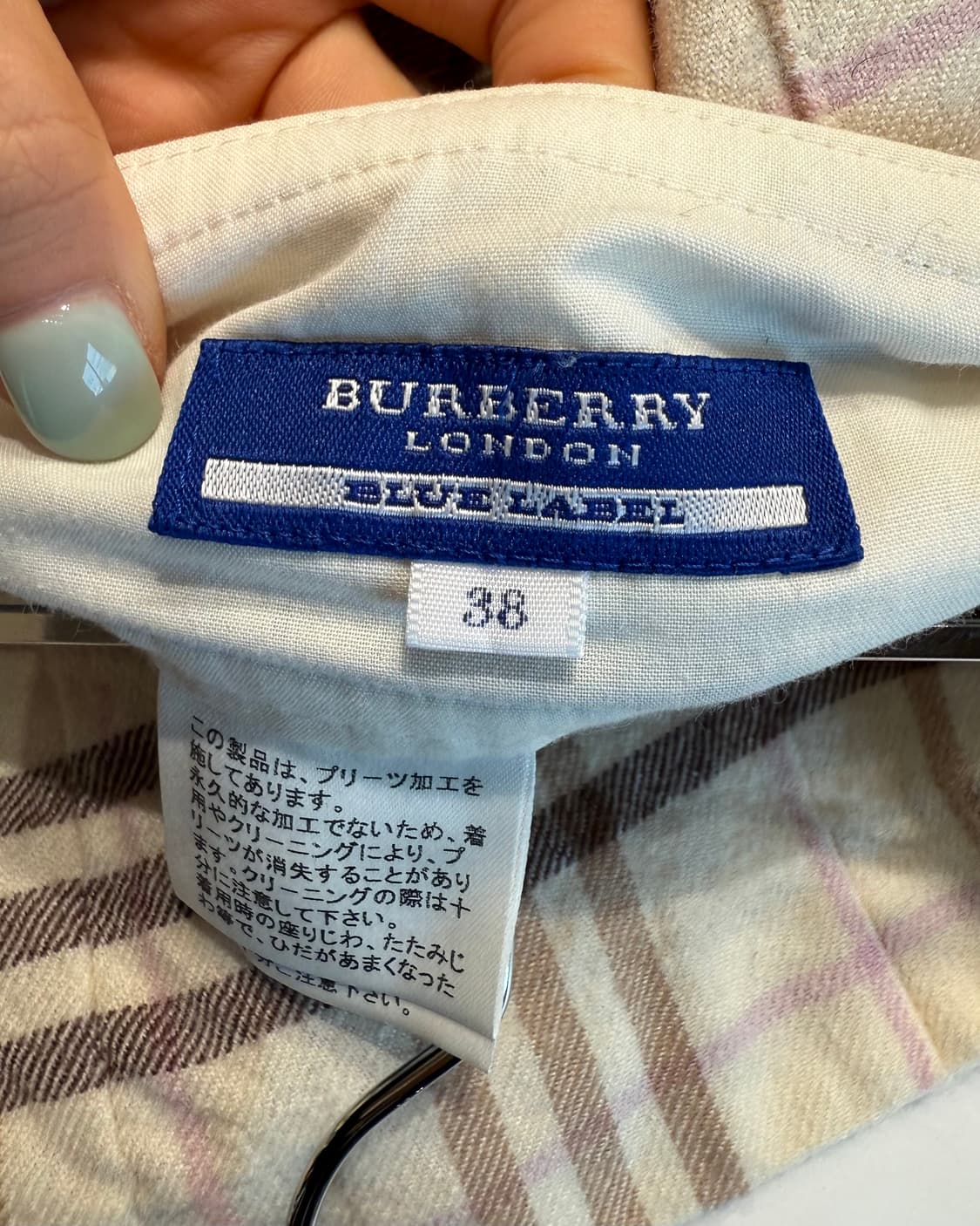 버버리 블루라벨 베이지 노바체크 버클 핀턱 미니스커트  상품이미지9