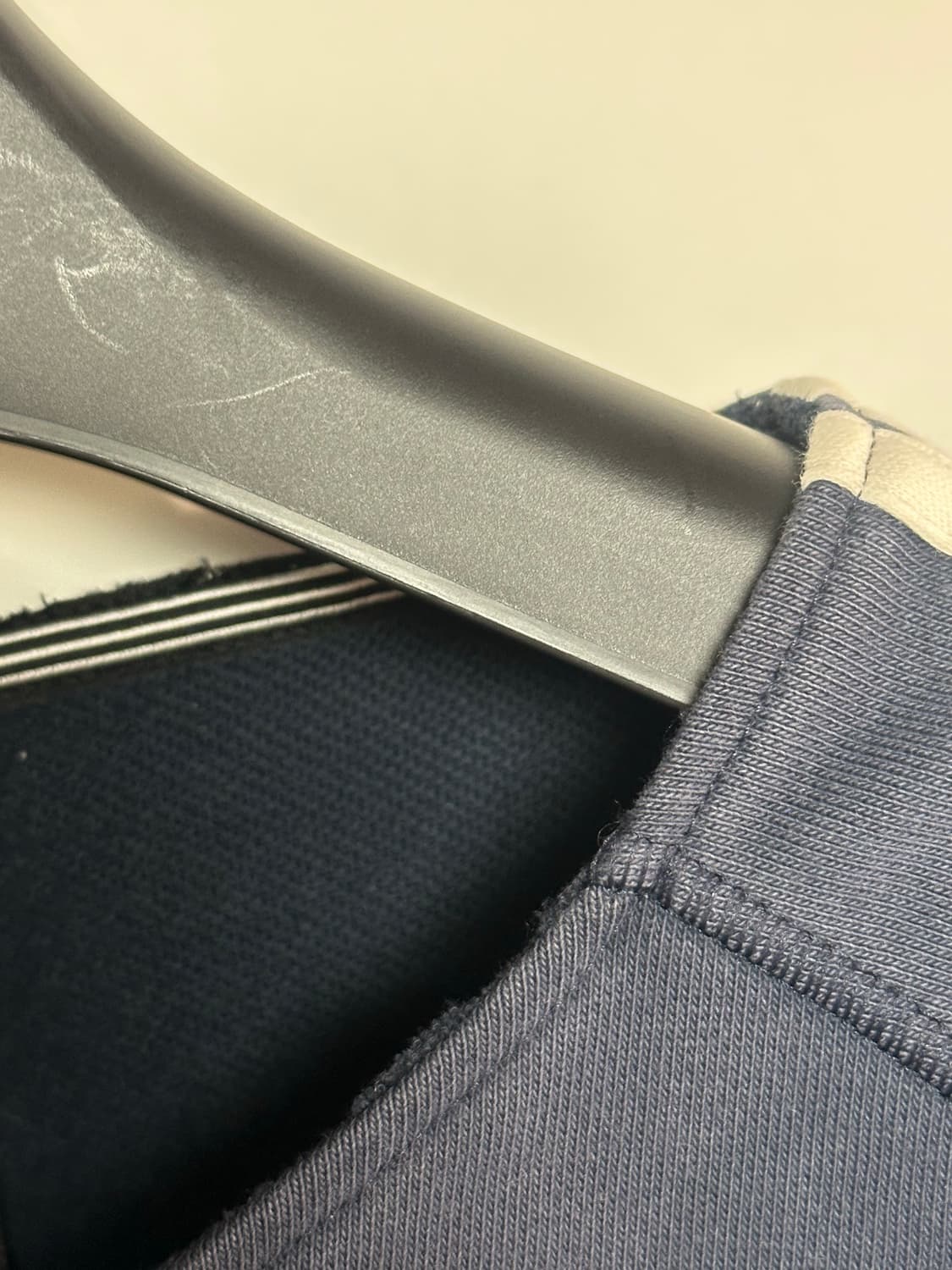 아디다스 네이비 삼선 맨투맨 상품이미지4