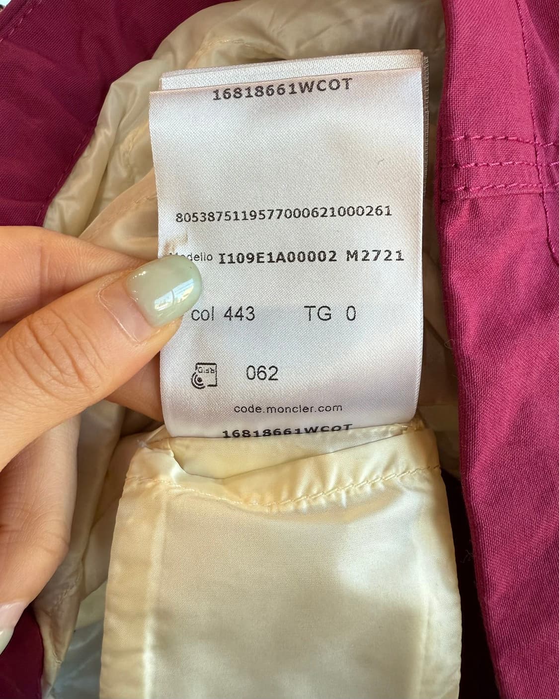 몽클레르 x jw앤더슨 핑크 트라이판 베스트 점퍼  상품이미지10