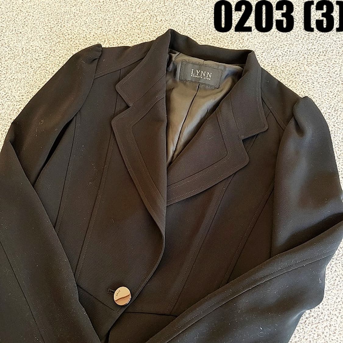 [3] 린 여성 블랙 원버튼 어깨 퍼프 블레이더 자켓 상품이미지2