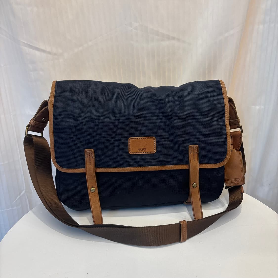 정품 TUMI 나일론 크로스백     상품이미지1