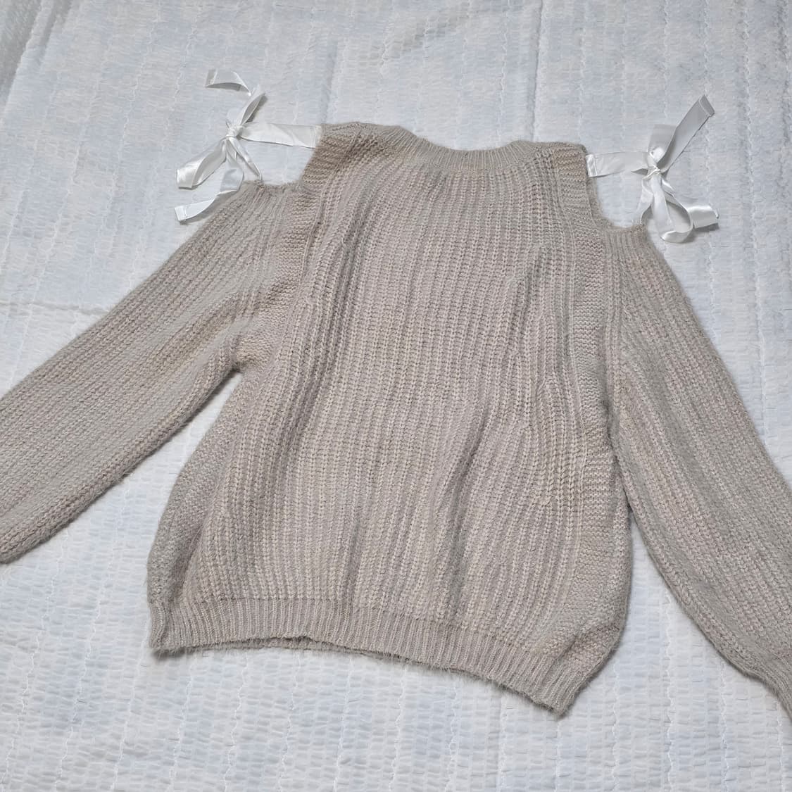 양지뢰st 스나계 리본 오프숄더 니트스웨터 상품이미지2