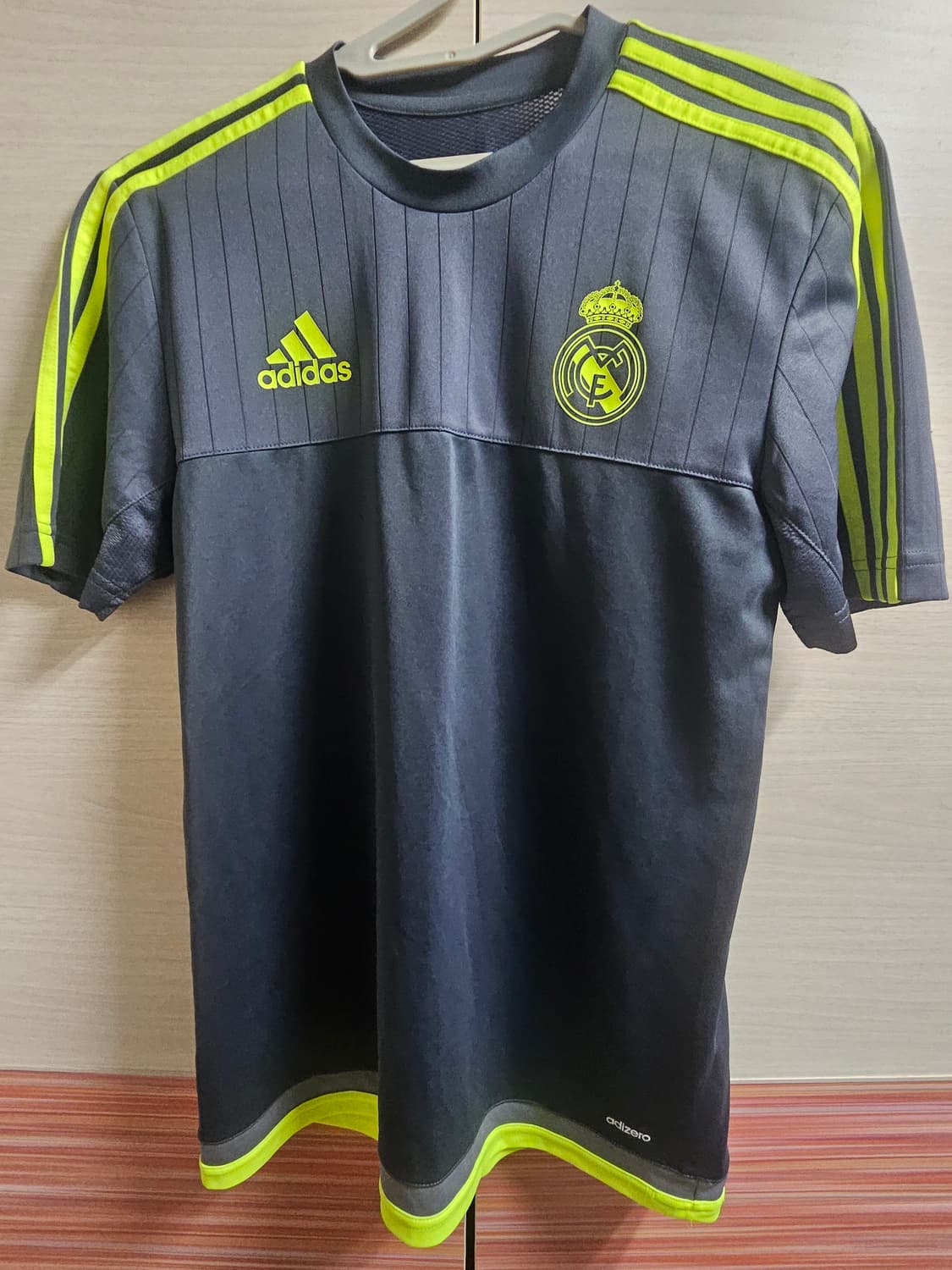 아디다스 레알마드리드 트레이닝복 상품이미지1