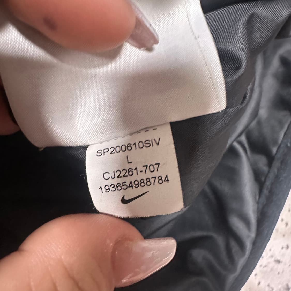 ✨ (바배) 나이키 골드 누빔 바람막이 상품이미지4