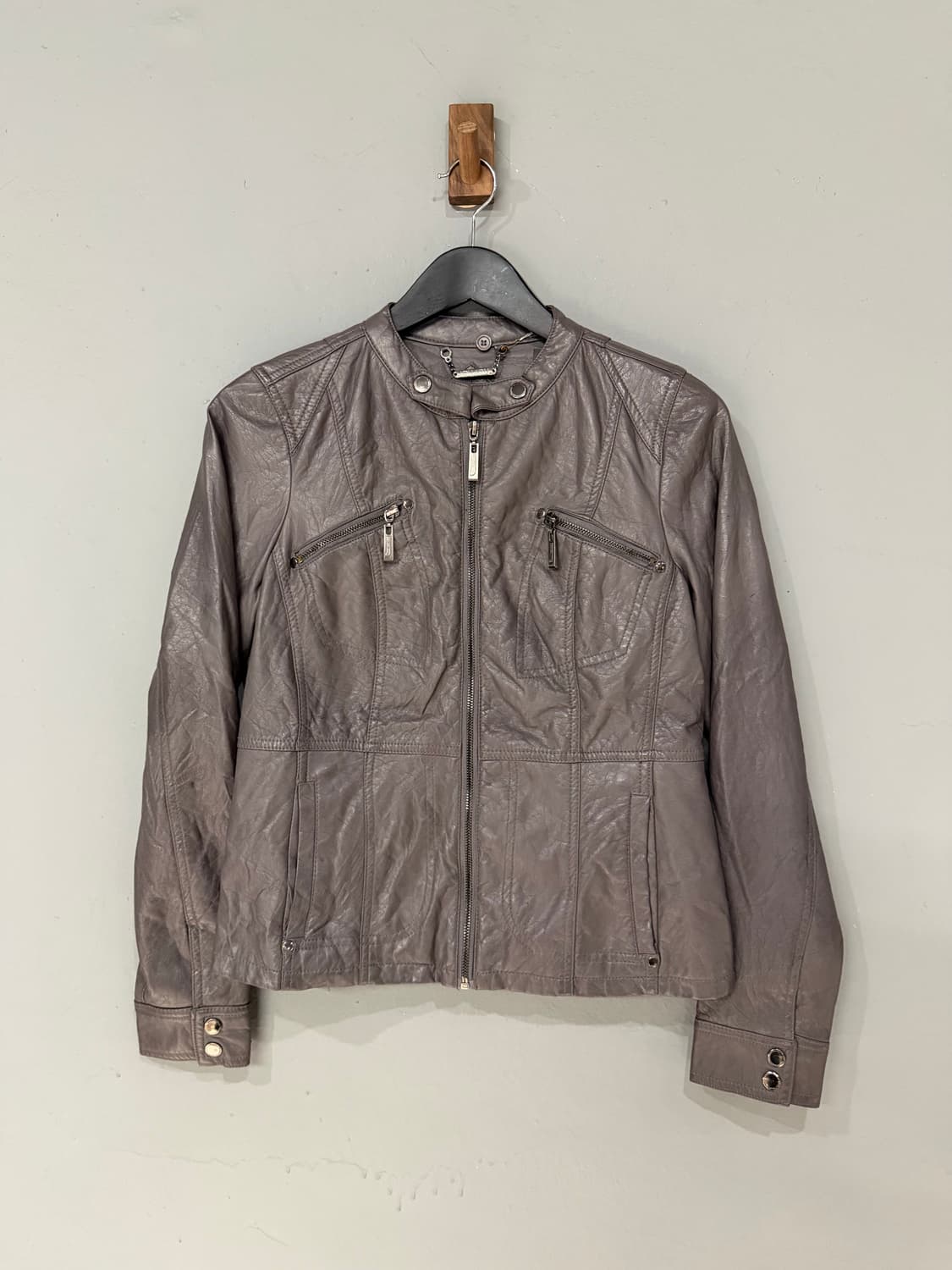 neck snap detail leather jacket 상품이미지5