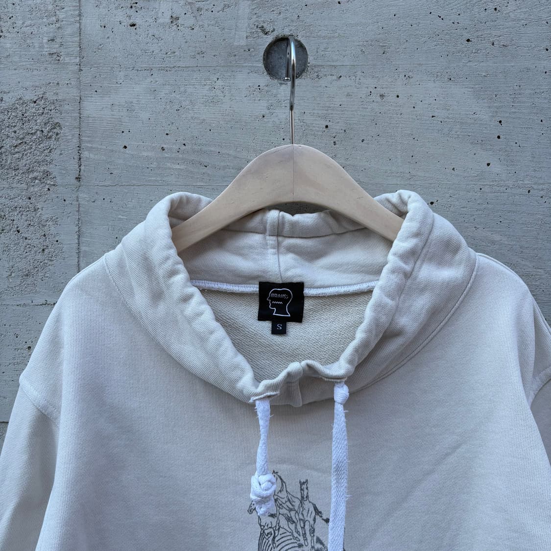 브레인데드 모크넥 오프화이트 스웻셔츠 상품이미지3