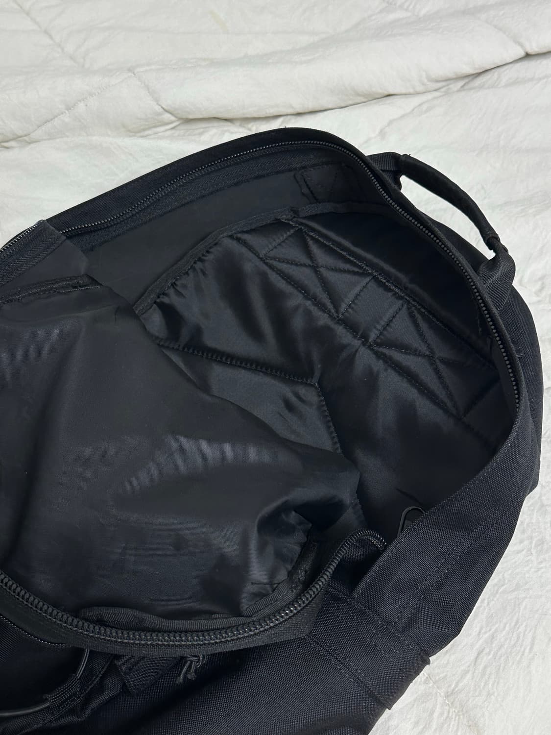 칼하트 WIP 킥플립 백팩 블랙 상품이미지5