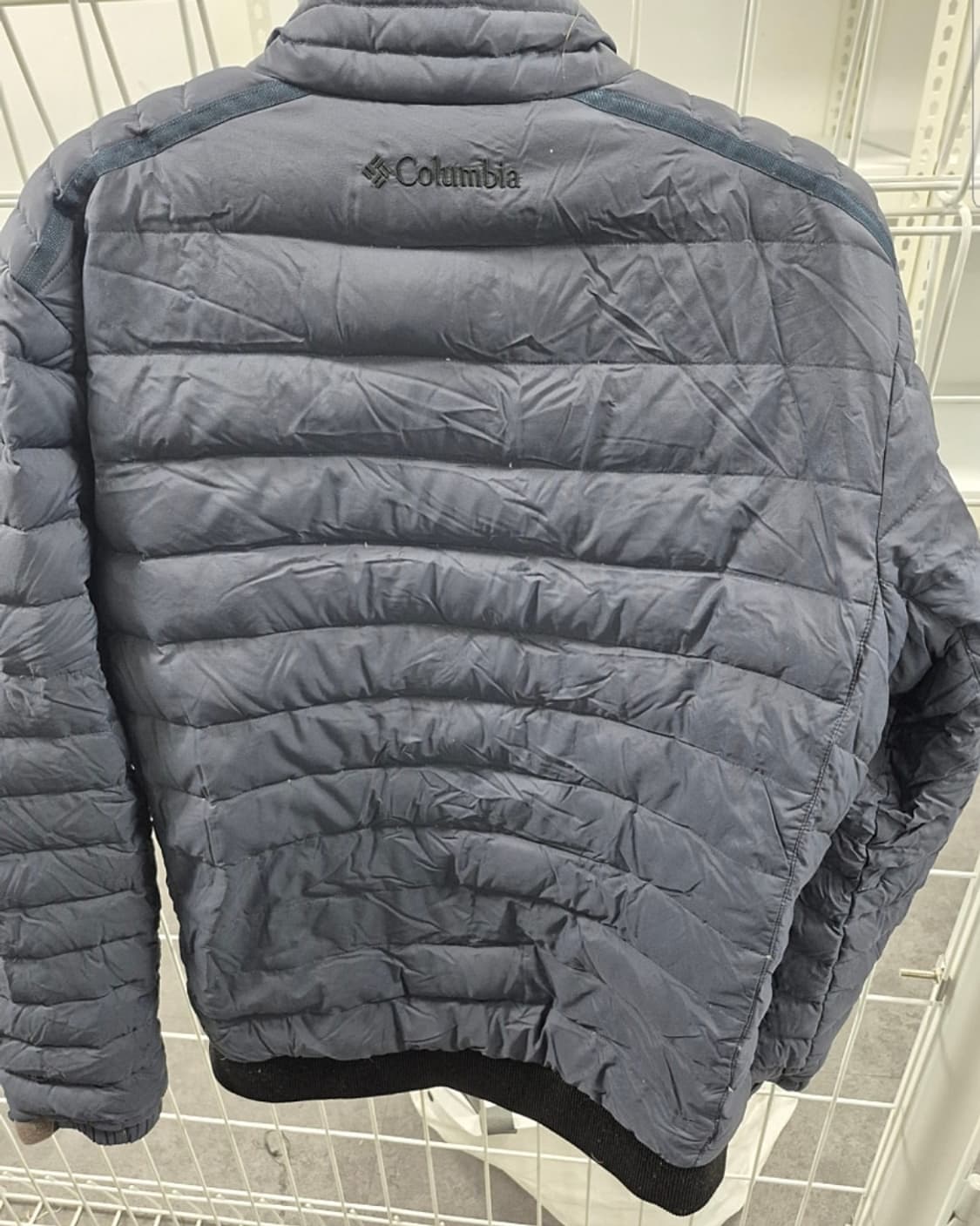 콜롬비아 정품 구스경량패딩 105사이즈 팝니다 상품이미지2