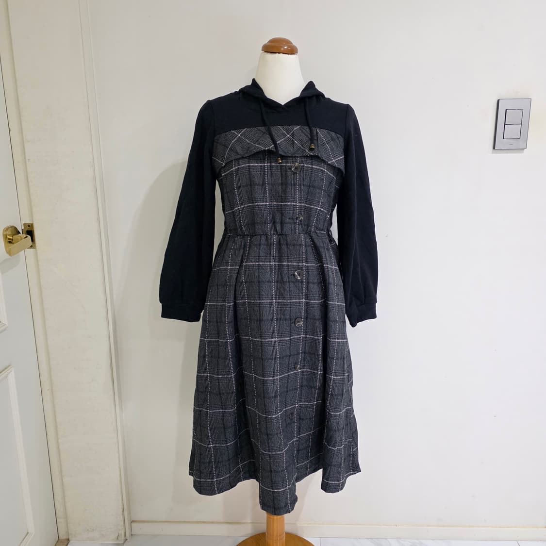 일본엑시즈팜 양지뢰 블랙 후드원피스 상품이미지2