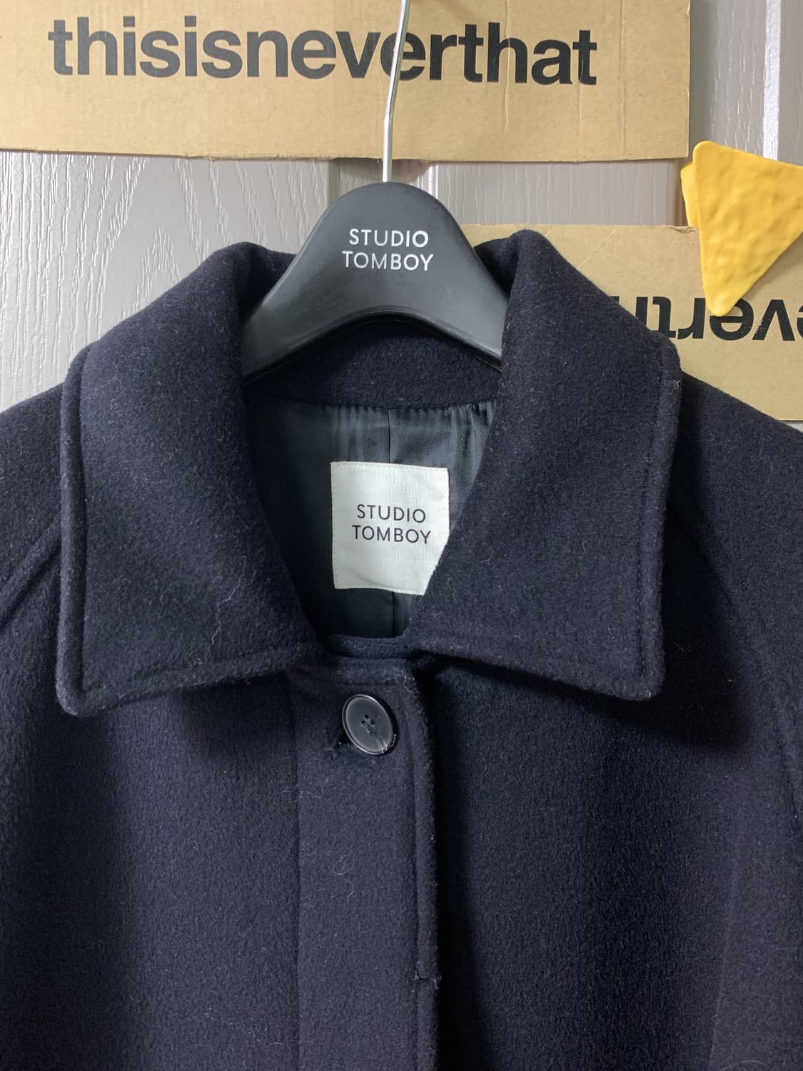 [스튜디오톰보이] 라글란 롱코트 (NAVY) 상품이미지3