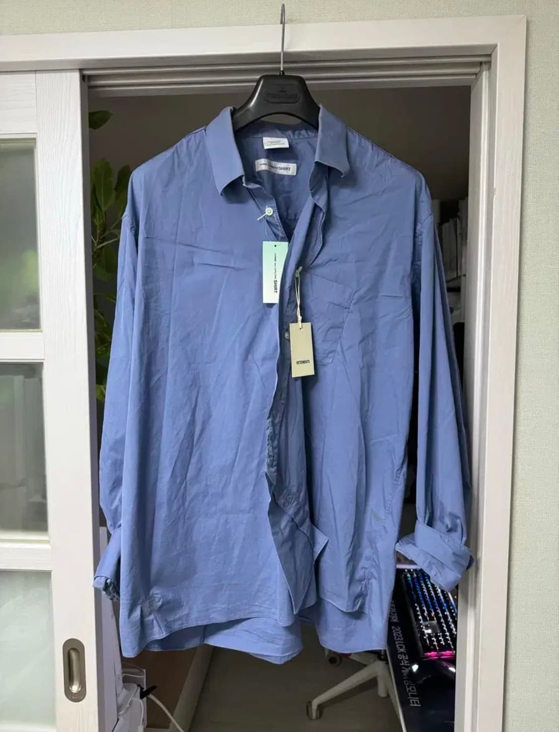 [M] 베트멍 꼼데가르송 트위스트 아이스블루 셔츠 상품이미지1