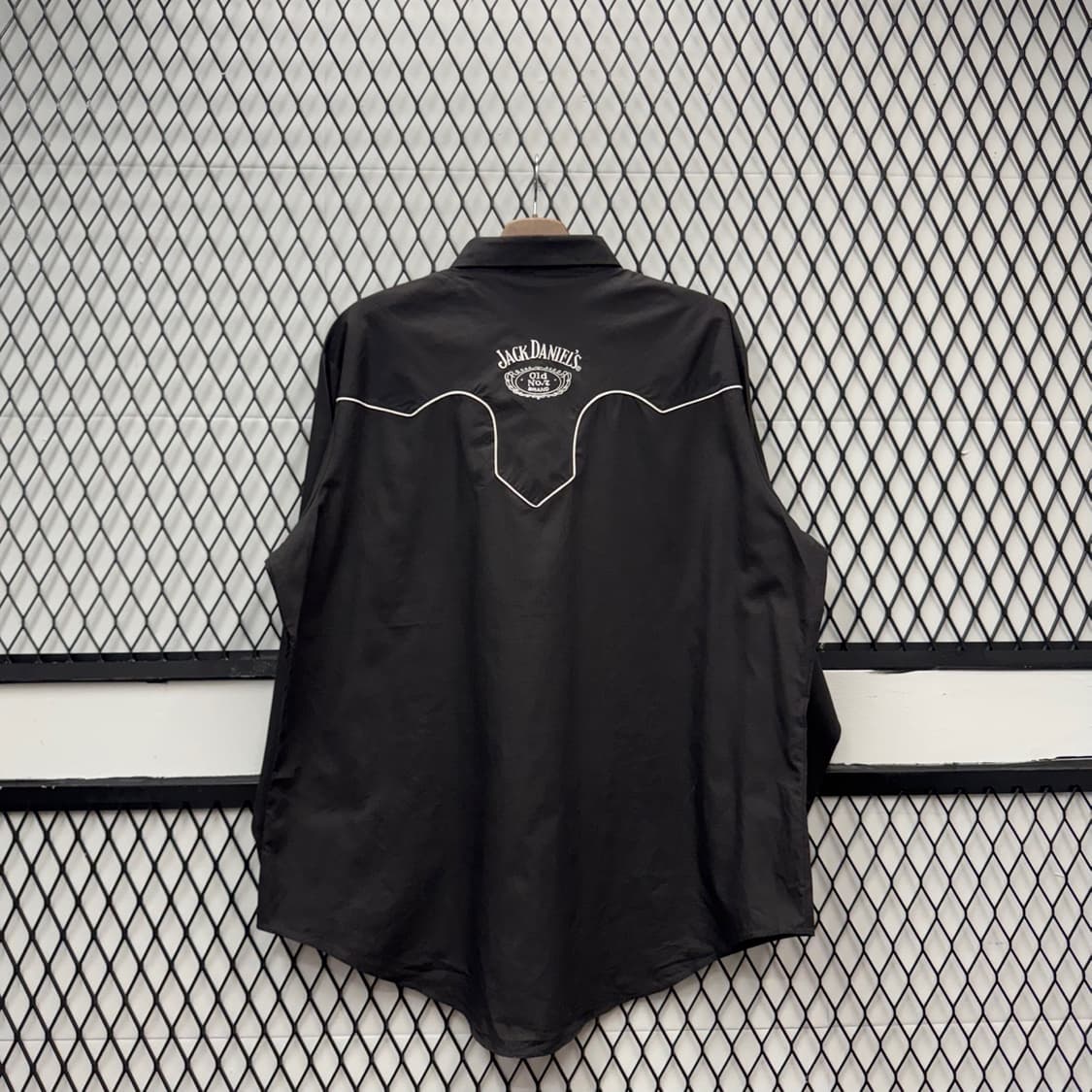 잭 다니엘 웨스턴 셔츠 애로우 투포켓 디테일 블랙 상품이미지2