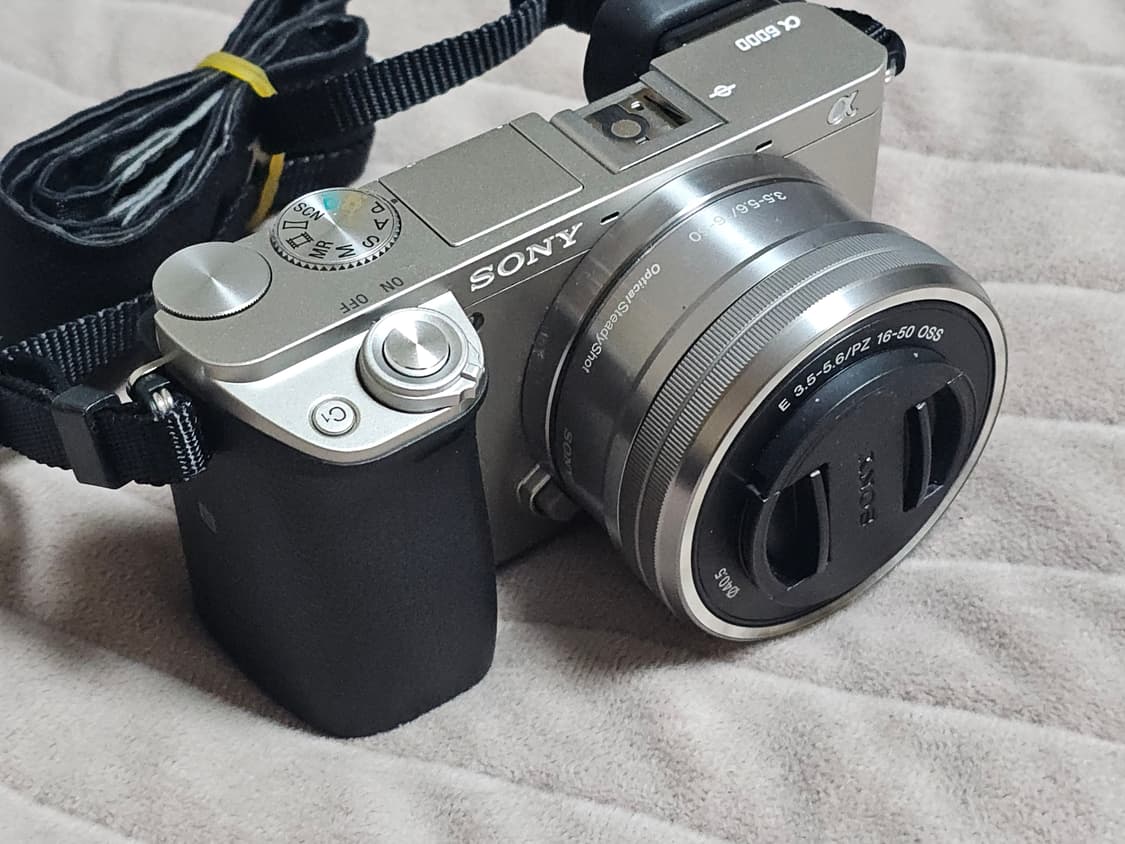 소니 a6000 미러리스 카메라(16-50렌즈+오레오 렌즈) 상품이미지4