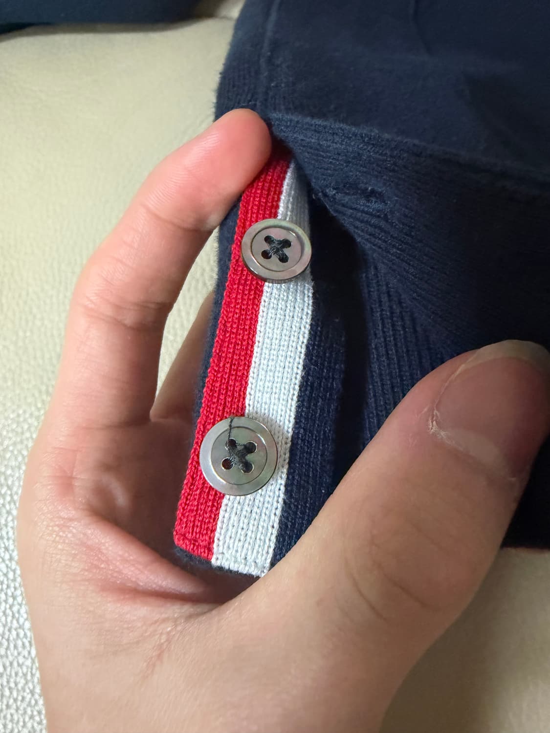 톰브라운 4바 네이비 맨투맨 상품이미지8