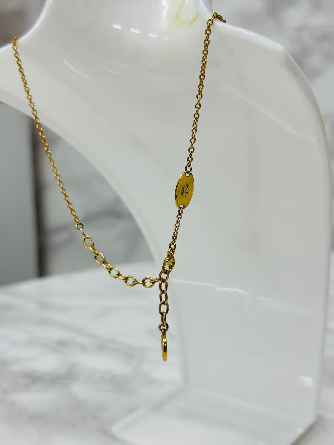 루이비통 에센셜 목걸이 금장 상품이미지3