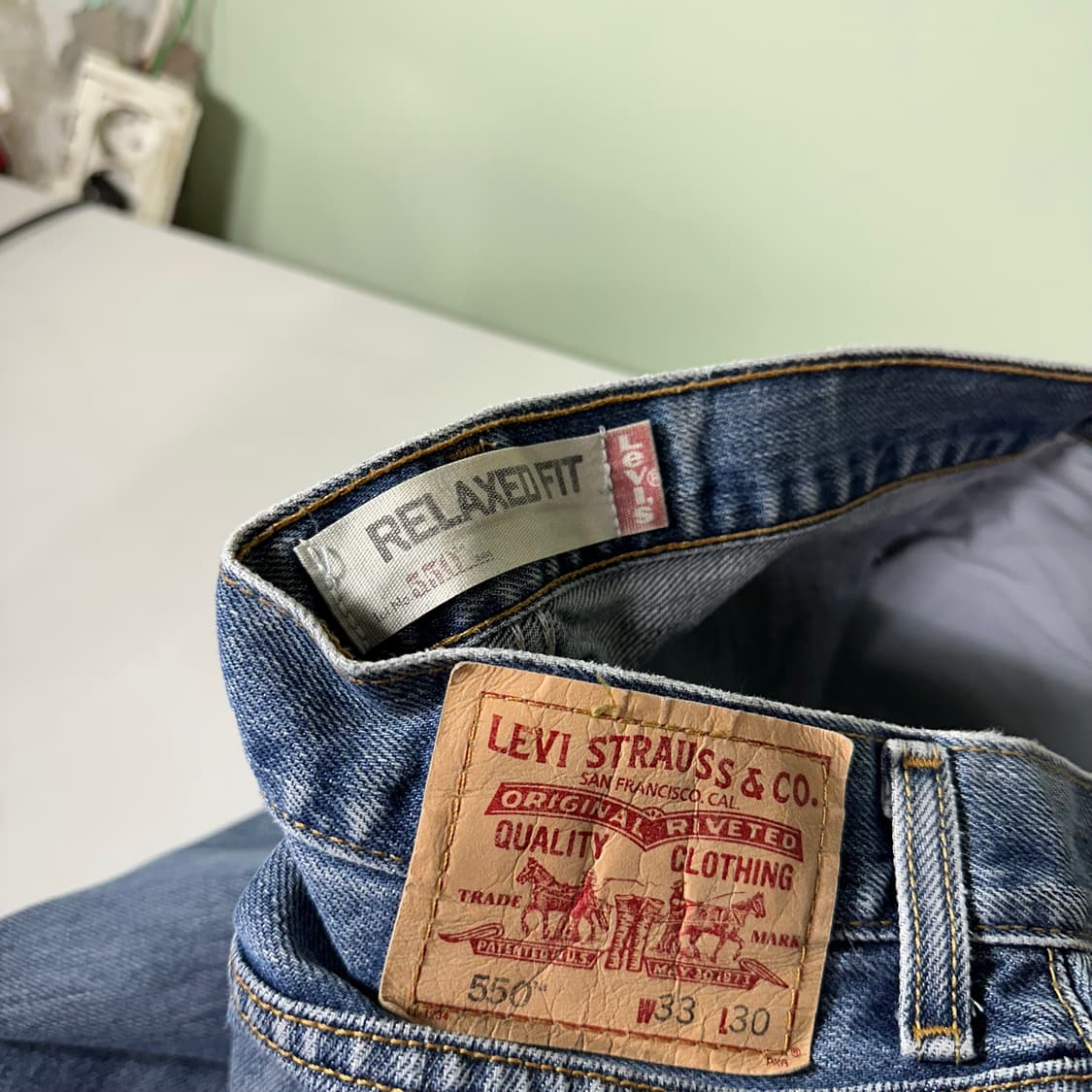 L-XL 리바이스550 USA 릴렉스핏 중청워시드 데님팬츠 상품이미지2
