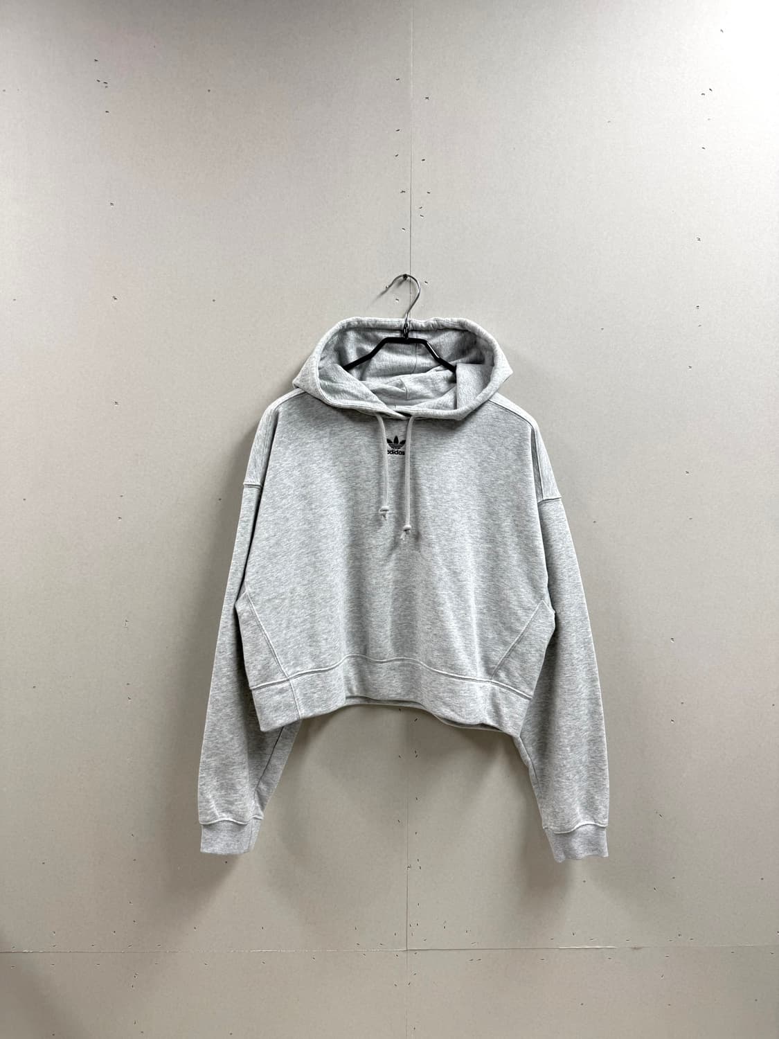 여성 M / 아디다스 크롭 후드티 쭈리면 그레이 상품이미지1