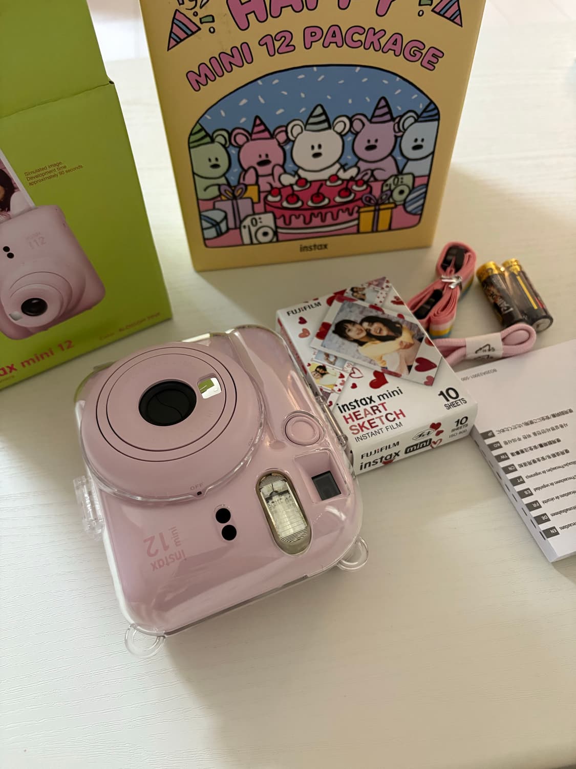 인스탁스 미니12 (필름10매, 케이스, 스트랩, 건전지) 상품이미지1