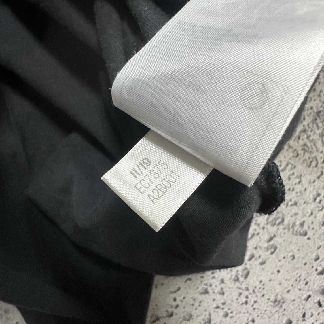 ✨ (바배) 아디다스 검흰 링거 여성 반팔티 상품이미지5