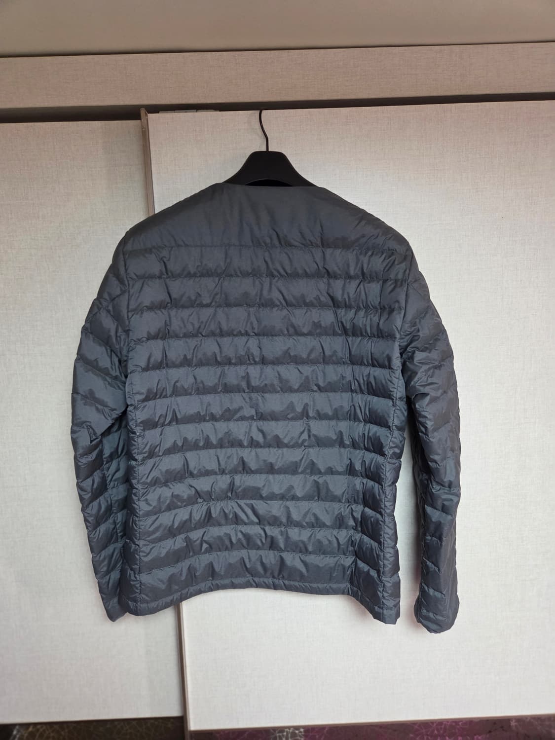 유니클로 울트라 라이트 다운 셔츠 자켓 회색100 상품이미지4