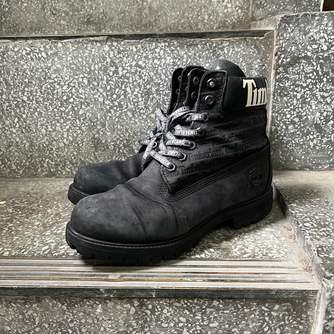 팀버랜드 6인치 워터프루프 로고 레터링 블랙 상품이미지2