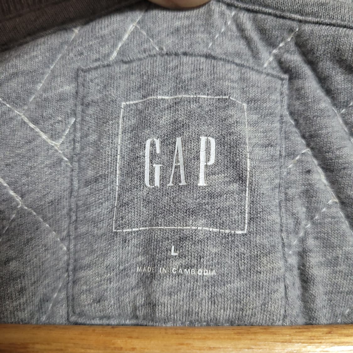 (L) GAP 갭 그레이 퀼팅 맨투맨 티셔츠 상품이미지2