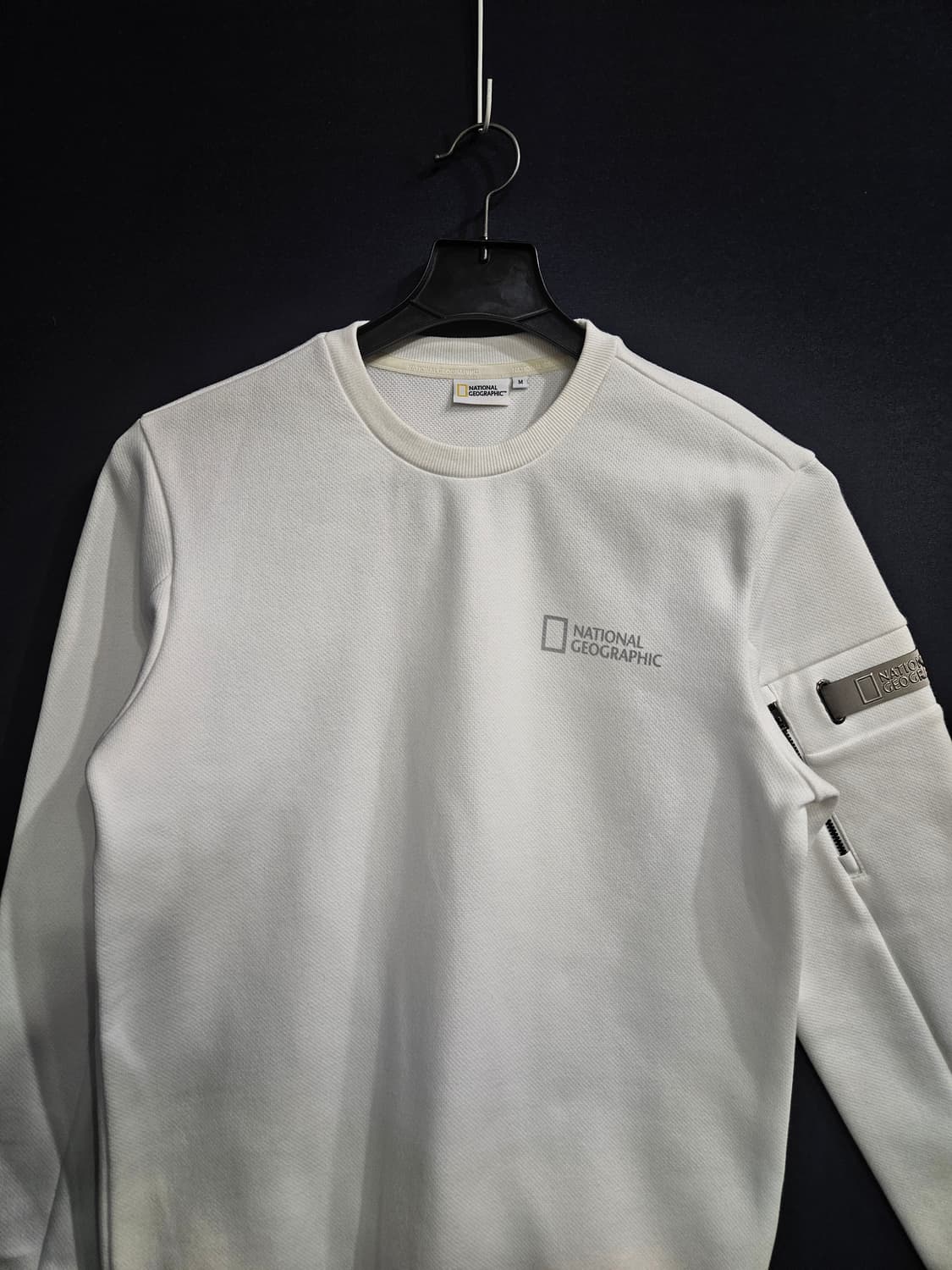 내셔널지오그래픽 화이트 남성 세미오버핏 95 맨투맨  상품이미지7