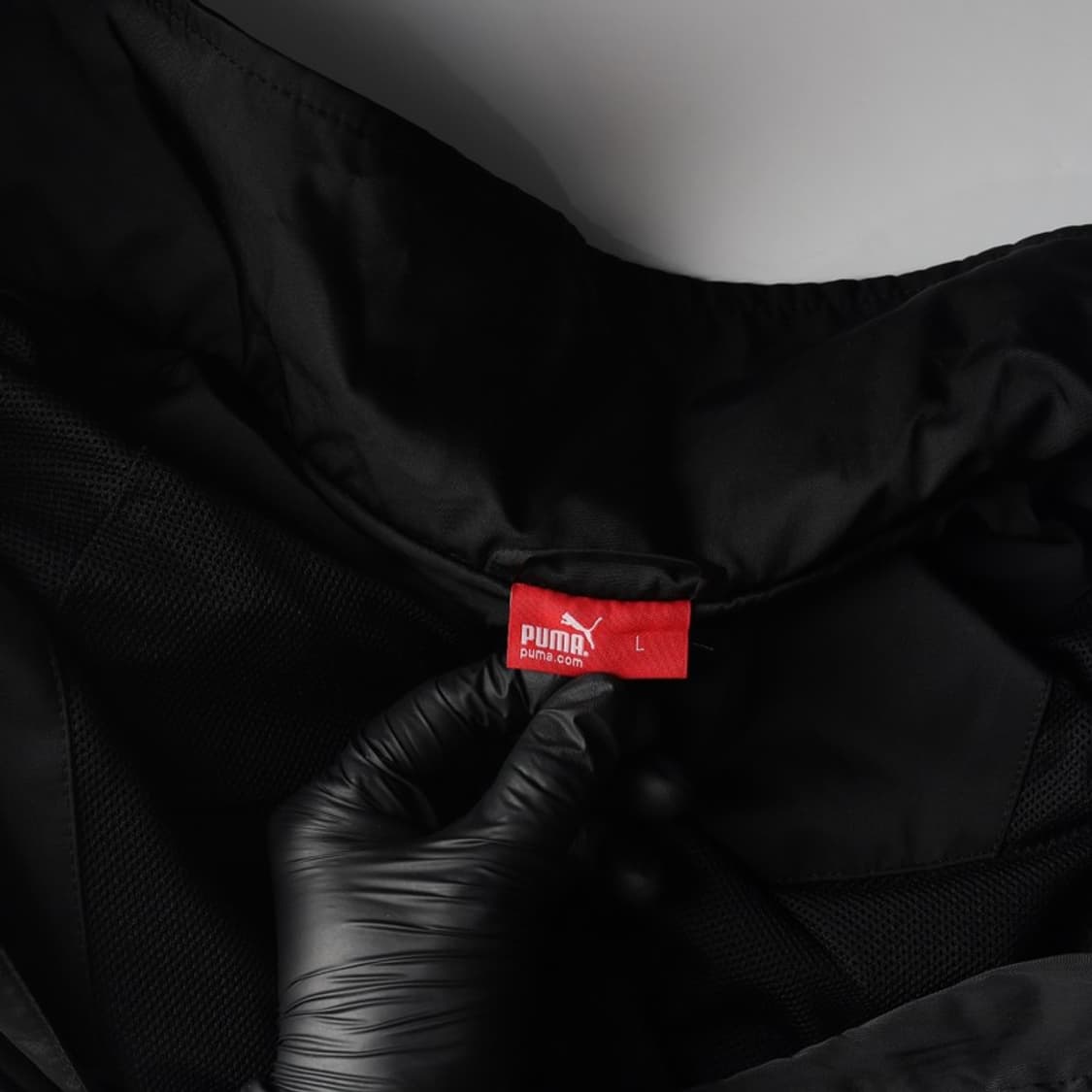 PUMA 미니멀 로고 블랙 윈드브레이커 L 상품이미지5