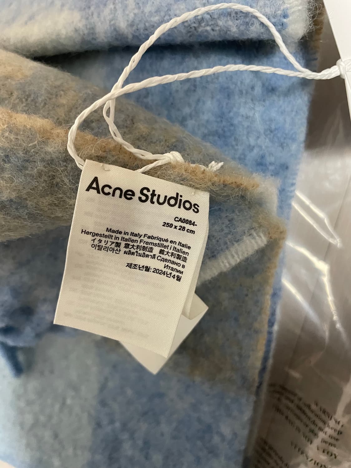 아크네 스튜디오 체크 머플러 상품이미지4