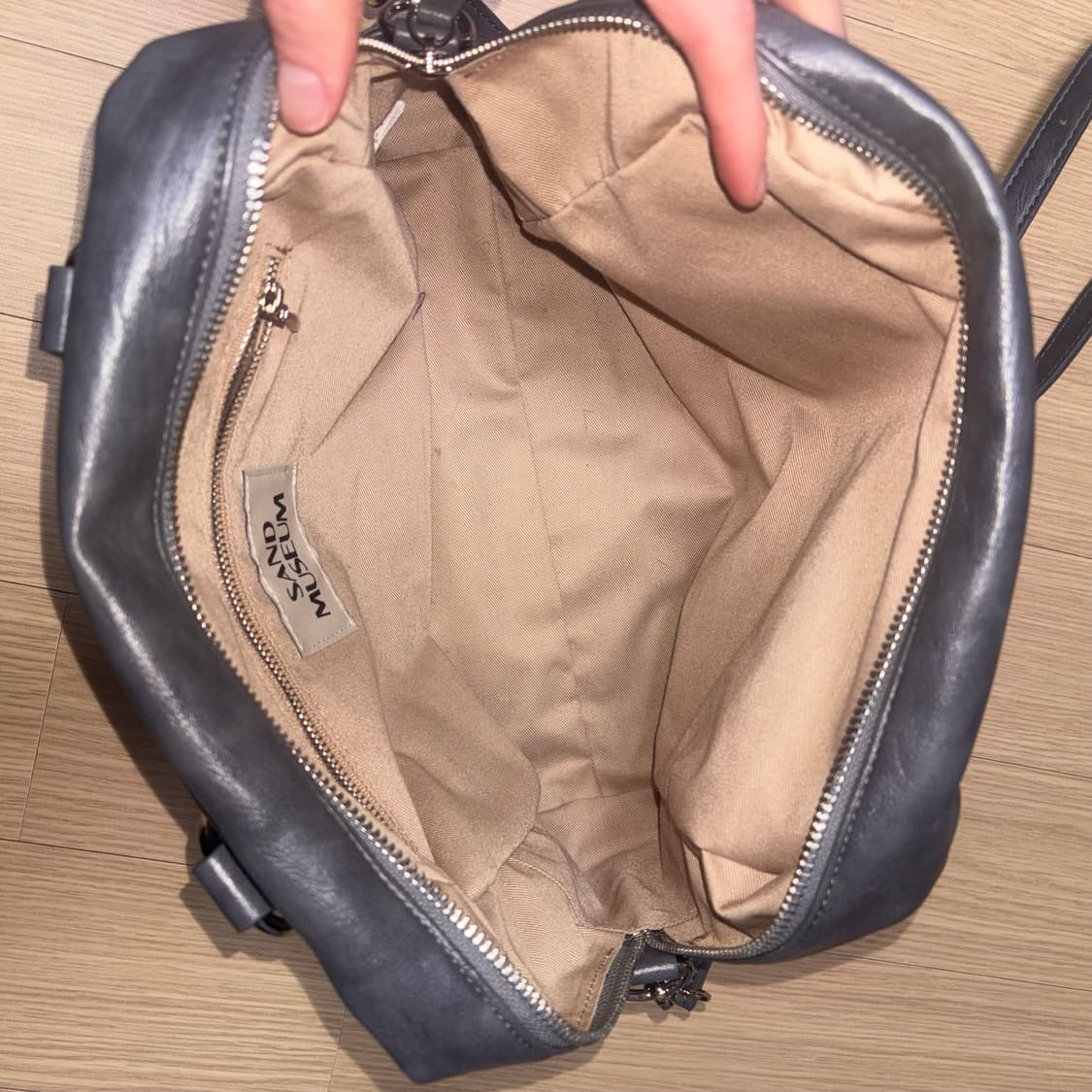 샌드뮤지엄 매거진백 미니 더스트그레이 상품이미지5