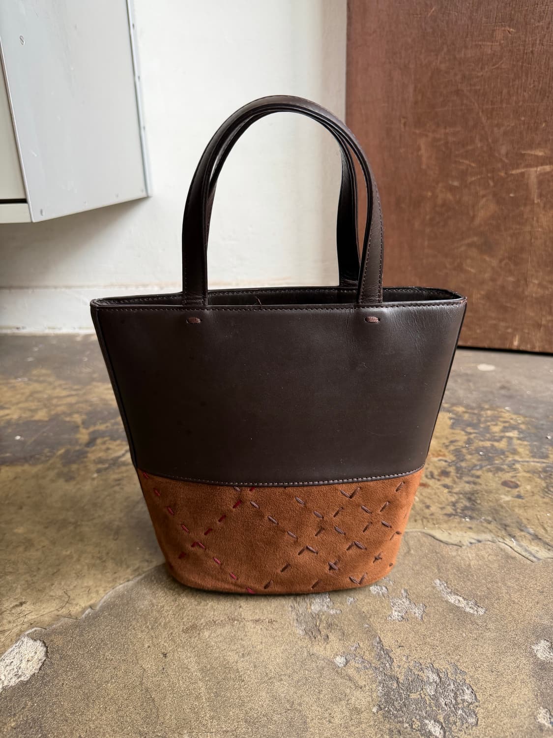 버버리 레더/스웨이드 토트백 상품이미지1