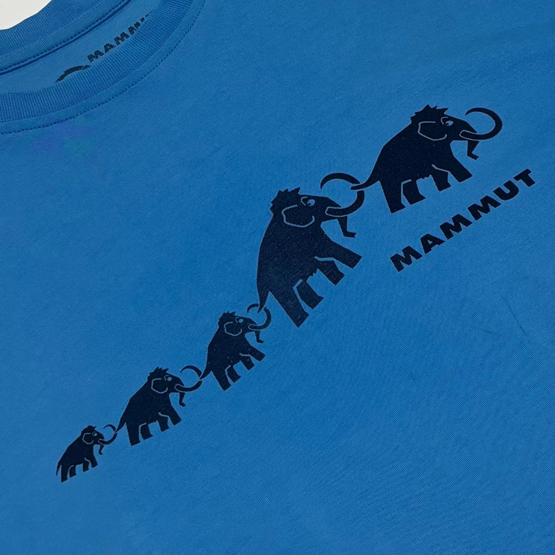 마무트 패밀리 그래픽 로고 반팔 티셔츠 상품이미지2