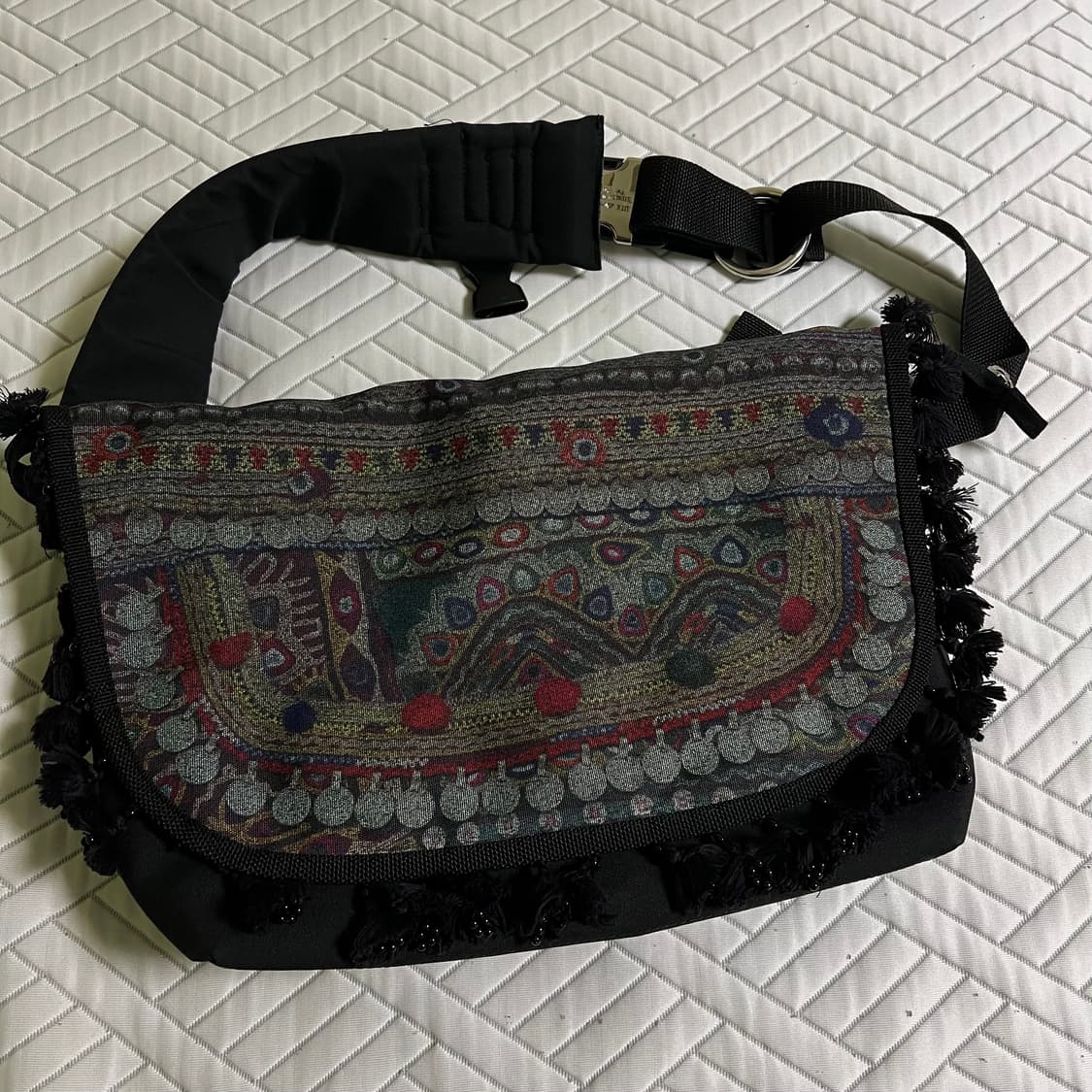 언더커버 에스닉 메신저백 상품이미지1