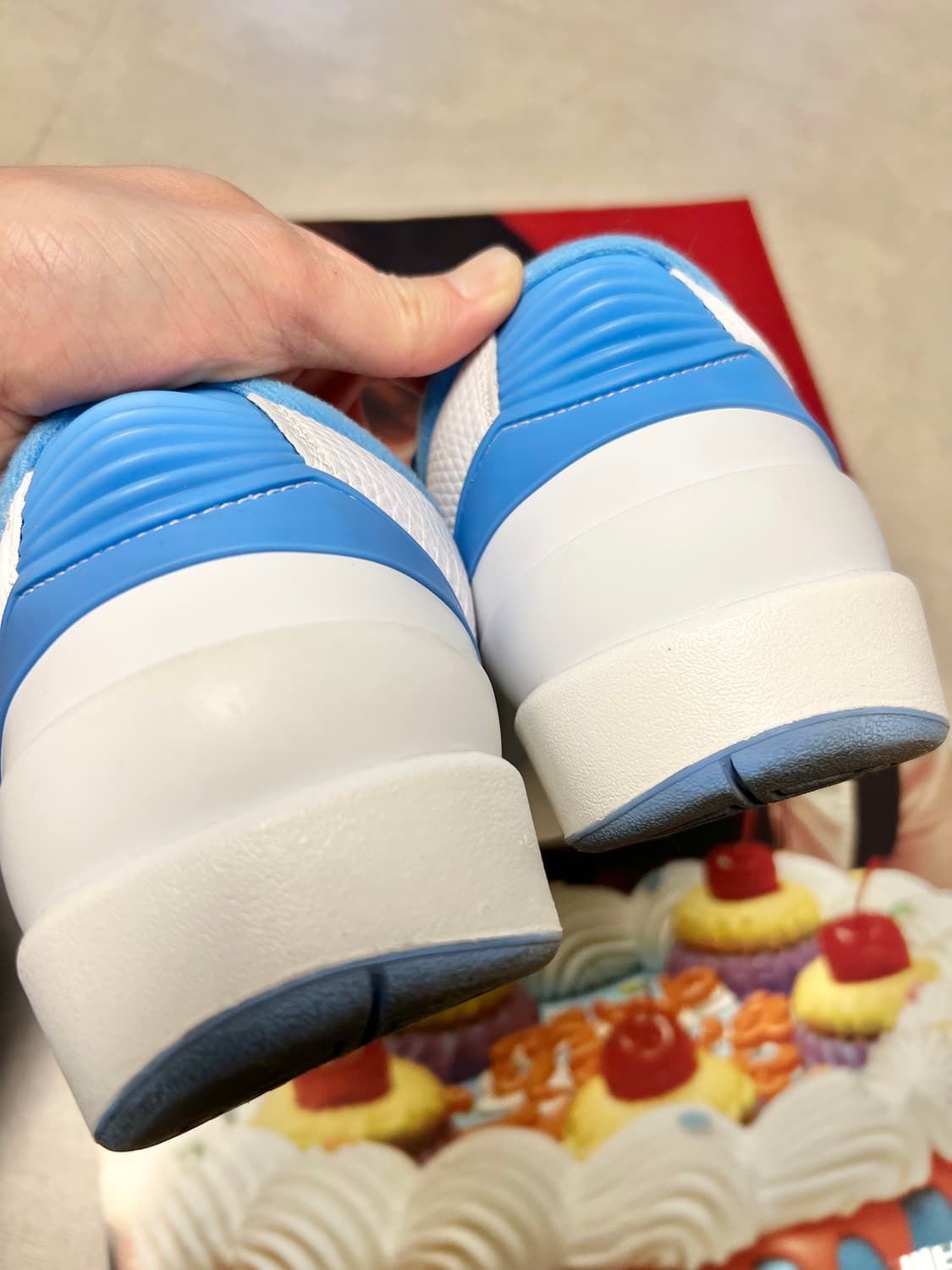 에어 조던 2 로우 “UNC” 상품이미지4