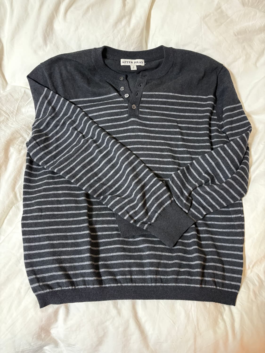 [S] 애프터프레이 스트라이프 플러스 헨리넥 니트 차콜 상품이미지2