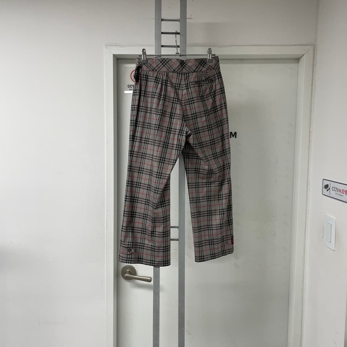 버버리 노바 체크 팬츠 그레이 6(W) 상품이미지5