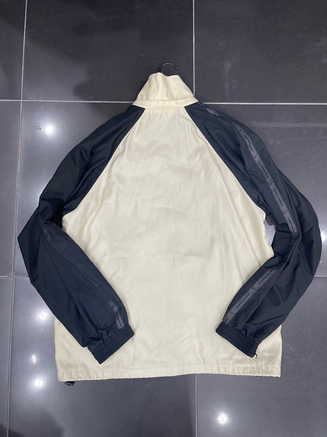 나이키 아이보리블랙 바람막이 XXL 사이즈 상품이미지2