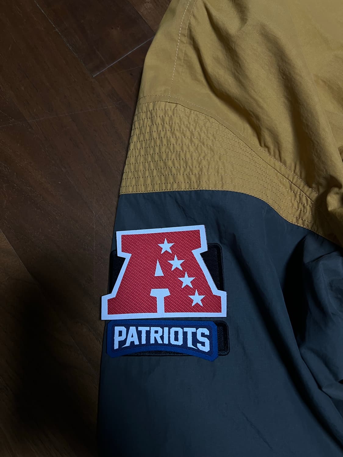 NFL 윈드브레이커 카멜컬러 상품이미지2