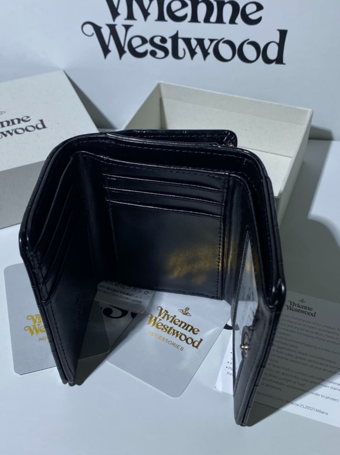 비비안웨스트우드 아카이브 은장 orb 블랙 레터 하프월렛 반지갑 상품이미지4