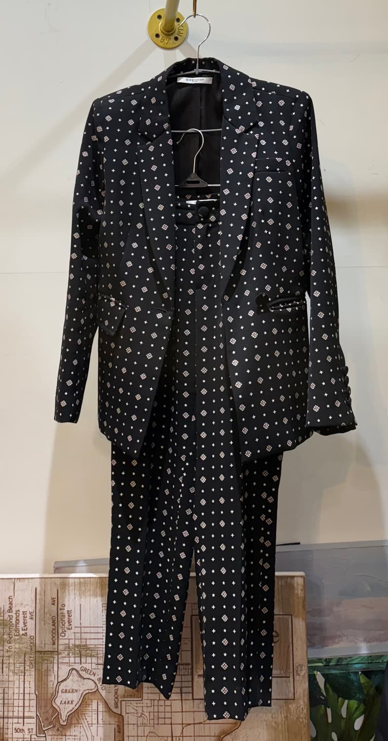 지방시 수트 셋업 상품이미지1