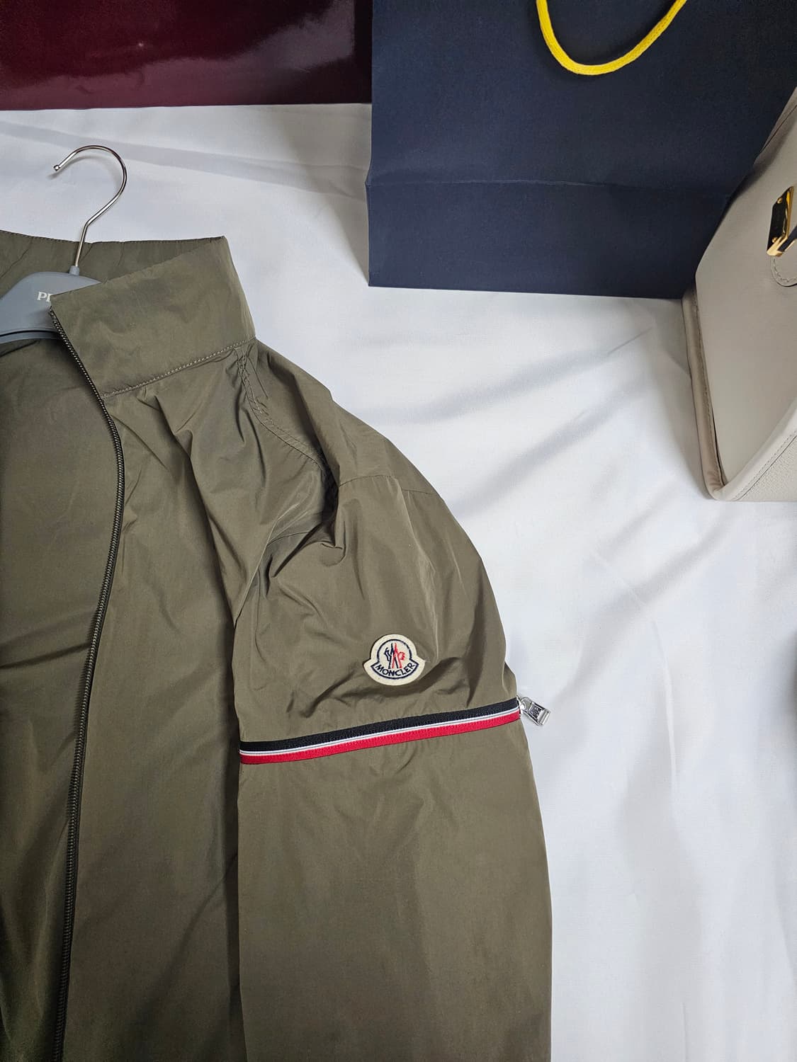 몽클레어 삼선바람막이 팝니다 상품이미지2