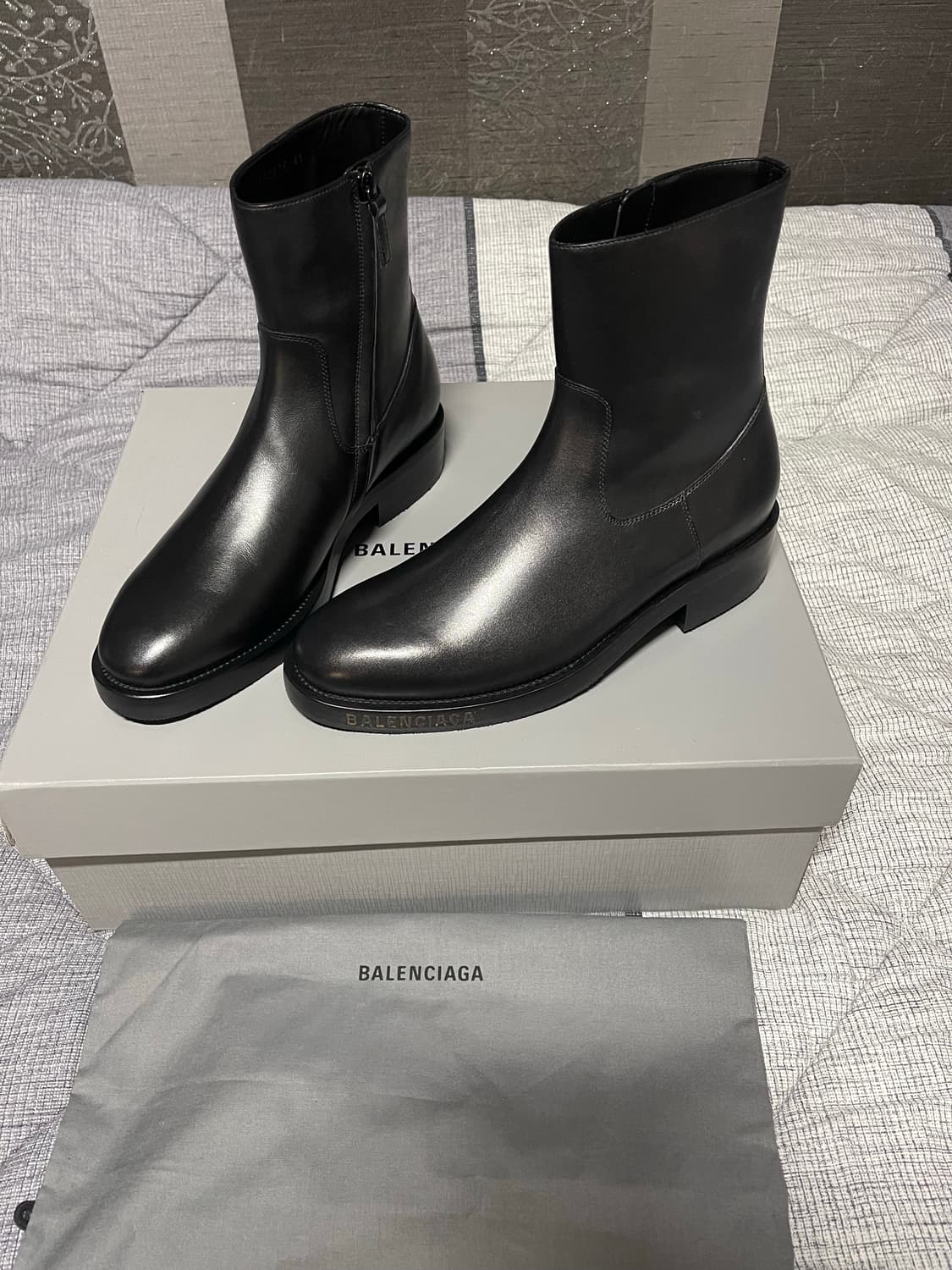 발렌시아가 메탈로고 더비 41사이즈 새상품 상품이미지7