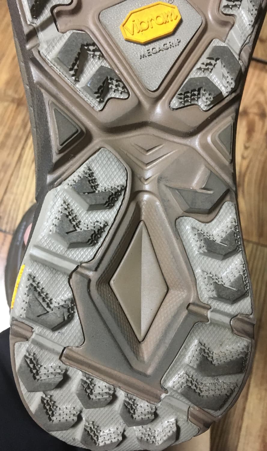 호카 새티스파이 마파테스피드4 라이트 러버 판매합니다 상품이미지9